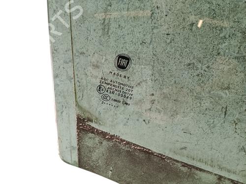 front-right-door-window-fiat-500l-351_-352_-2012-28319123 main image