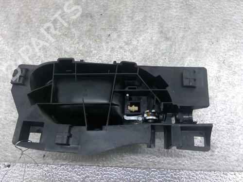 Used Rear left interior door handle Rear left interior door handle PEUGEOT 5008 (0U_, 0E_) 2.0 HDi 150 / BlueHDi 150 (150 hp) 25111142 25111142