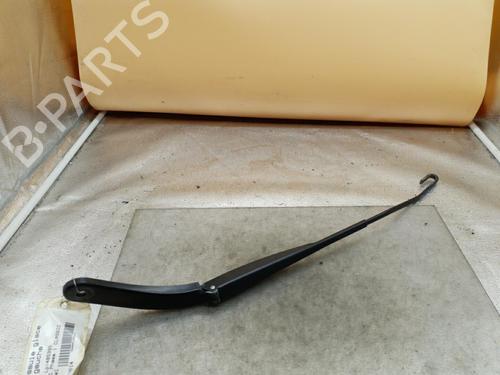 Used Front windshield wiper arm RENAULT MEGANE II Saloon (LM0/1_) 1.9 dCi (LM0G, LM1G, LM2C) (120 hp) 25063440