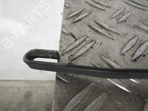 Front windshield wiper arm NISSAN TERRANO II (R20)  | BP25084418C143 