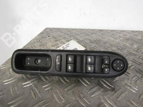 Used Left front window switch Left front window switch PEUGEOT 407 SW (6E_, 6D_) 2.0 HDi 135 (136 hp) 10590330 10590330