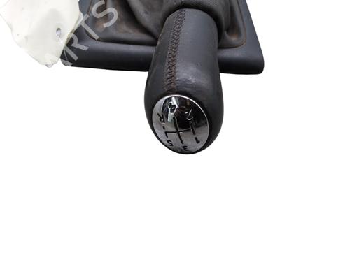 Used Shift knob Shift knob RENAULT CAPTUR I (J5_, H5_) 0.9 TCe 90 (90 hp) 33181535 33181535