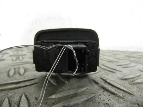 Used Left rear window switch Left rear window switch CITROËN C5 III (RD_) 1.6 HDi 110 (RD9HL0, RD9HR8, RD9HRA) (112 hp) 25108557 25108557