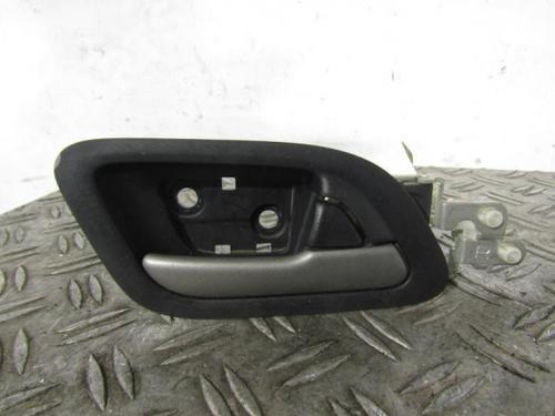 Used Front right interior door handle Front right interior door handle HONDA FR-V (BE) 2.2 i CTDi (BE5) (140 hp) 10588527 10588527