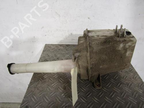 Used Windscreen washer tank HYUNDAI SANTA FÉ I (SM) 2.0 CRDi (113 hp) 25113108