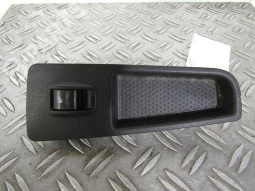 Used Right front window switch Right front window switch FIAT GRANDE PUNTO (199_) 1.4 (199AXB11, 199AXB1A, 199BXB1A, 199AXL1A) (77 hp) 10589476 10589476
