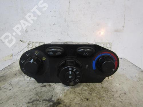 Used Climate control Climate control HYUNDAI SANTA FÉ I (SM) 2.0 CRDi 4x4 (113 hp) 10595545 10595545