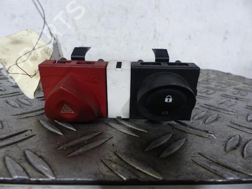 Used Warning switch RENAULT MEGANE II (BM0/1_, CM0/1_) [2001-2012]  25065332