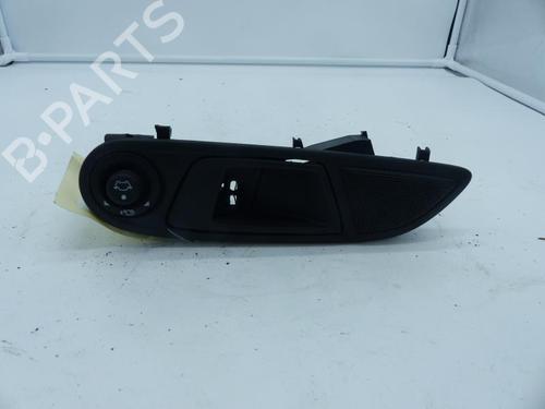 Venstre foran invendig håndtak FORD FIESTA VI (CB1, CCN) 1.4 TDCi (70 hp) 25091028