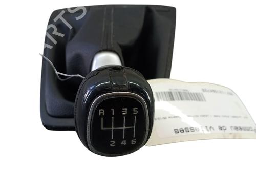 Gearknop KIA STONIC (YB) 1.0 T-GDi (120 hp) 32699674