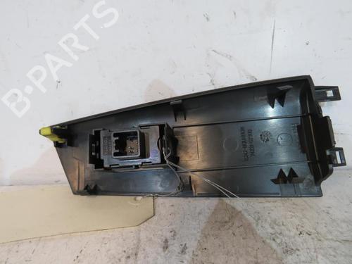 right-front-window-switch-toyota-corolla-_e12_-2001-2002-2003-2004-2005-2006-2007-2008-25112809 main image