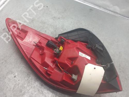 Used Right taillight Right taillight 25074776 25074776