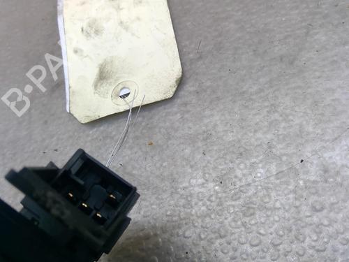 Used Right rear window switch Right rear window switch SKODA SUPERB I (3U4) 2.0 TDI (140 hp) 25082238 25082238