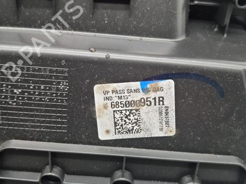 Used Glove box Glove box RENAULT CAPTUR II (HF_) TCe 160 (HFN1) (158 hp) 25071656 25071656