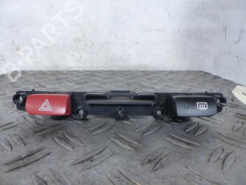Used Warning switch KIA RIO II (JB) 1.4 16V (97 hp) 25064834
