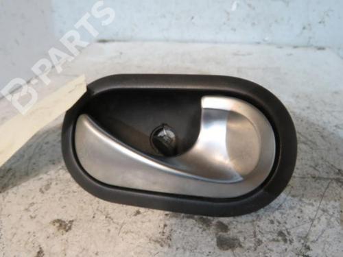 Used Front right interior door handle Front right interior door handle RENAULT MODUS / GRAND MODUS (F/JP0_) 1.5 dCi (FP0E, JP0E) (65 hp) 10606672 10606672
