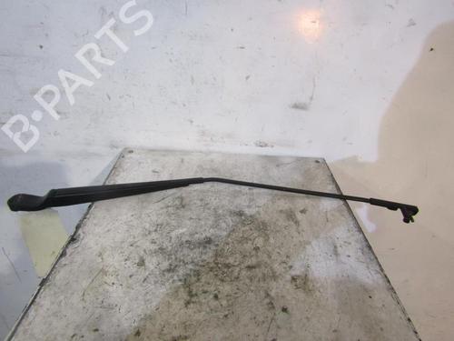 Used Front windshield wiper arm VW POLO (9N_, 9A_) 1.2 12V (64 hp) 25063955