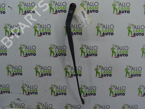 Used Front windshield wiper arm OPEL MERIVA A MPV (X03) 1.7 CDTI (E75) (100 hp) 25071382