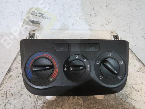 Used Climate control FIAT GRANDE PUNTO (199_) 1.3 D Multijet (75 hp) 25109077