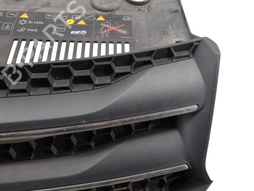 Grill DACIA SANDERO II TCe 90 (B8M1, B8MA, B8AC) | BP31602662C40 