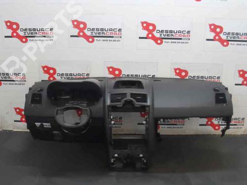 Dashboard RENAULT MEGANE II (BM0/1_, CM0/1_) 1.9 dCi (BM0G, CM0G) (120 hp) 585512