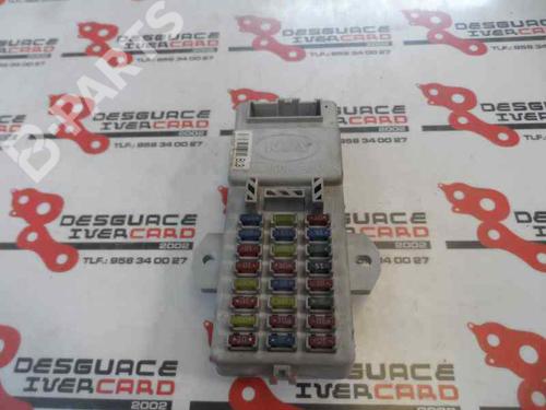Used Fuse box KIA SORENTO I (JC) 2.5 CRDi 4WD (140 hp) 353659