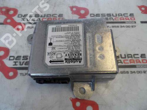 Used ECU airbags RENAULT SCÉNIC II (JM0/1_) [2003-2010]  586211