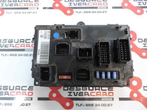 Used Fuse box PEUGEOT 407 (6D_) 2.0 HDi 135 (6DRHRH, 6DRHRE, 6DRHRG, 6DRHRJ) (136 hp) 586990