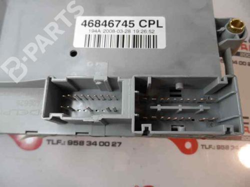 Fuse box FIAT CROMA (194_) 1.9 D Multijet (194AXC1B, 194AXC12) | BP587183E1 