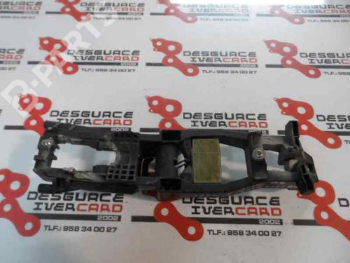 Used Front right interior door handle MERCEDES-BENZ C-CLASS (W203) C 220 CDI (203.006, 203.008) (143 hp) 3212919