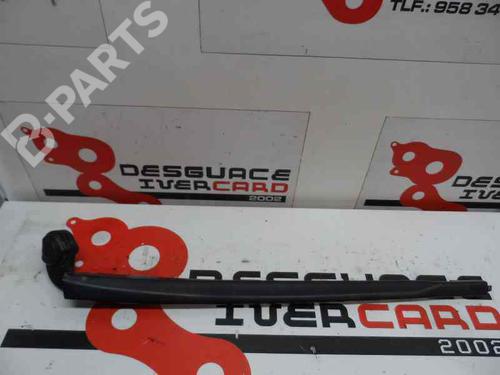 Used Front windshield wiper arm SEAT LEON (1P1) 1.6 (102 hp) 3468961