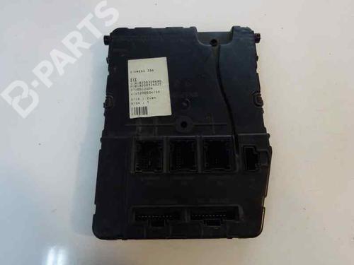Used Fuse box RENAULT MEGANE II (BM0/1_, CM0/1_) 1.5 dCi (BM02, BM13, BM2A, CM02, CM13) (101 hp) 2302470