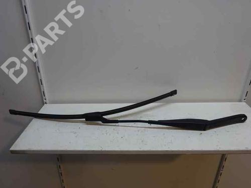 Used Front windshield wiper arm FORD FIESTA VI (CB1, CCN) 1.4 TDCi (68 hp) 3468921