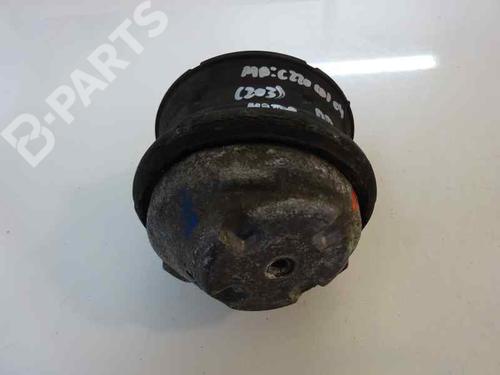 Used Engine mount MERCEDES-BENZ C-CLASS (W203) C 220 CDI (203.006, 203.008) (143 hp) 8796789