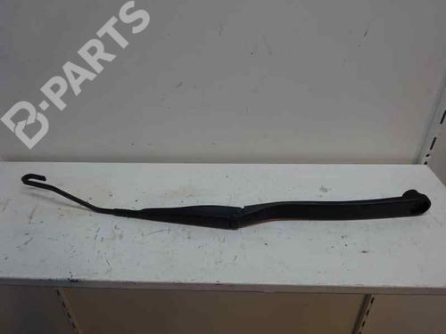 Used Front windshield wiper arm NISSAN JUKE (F15) 1.5 dCi (110 hp) 3469107
