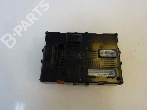 Used Fuse box RENAULT CLIO III Grandtour (KR0/1_) 1.5 dCi (KR0F) (86 hp) 2708261