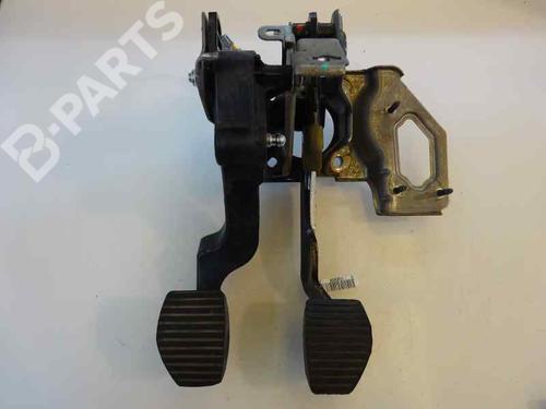 koblingspedal PEUGEOT 208 I (CA_, CC_) 1.4 HDi (68 hp) 8797525