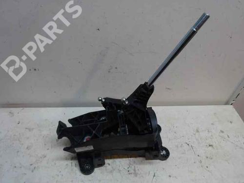 Used Gear lever FORD FIESTA VI (CB1, CCN) 1.5 TDCi (75 hp) 7438807