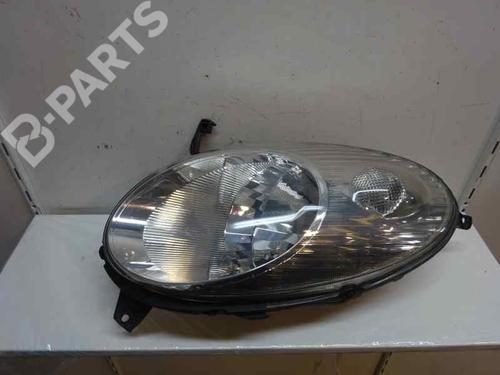 Used Right headlight NISSAN MICRA III (K12) 1.2 16V (80 hp) 2596975