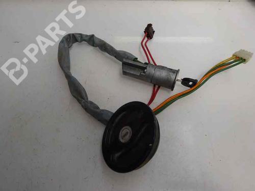 Used Left front steering knuckle PEUGEOT 308 I (4A_, 4C_) 1.6 HDi (112 hp) 4393399