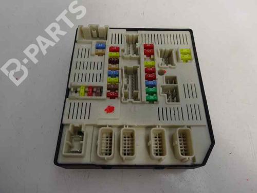 Used Fuse box RENAULT MEGANE III Hatchback (BZ0/1_, B3_) 1.5 dCi (86 hp) 4406414