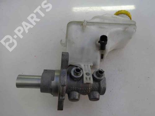 Used Brake master cylinder FIAT DOBLO Bus (263_) 1.3 D Multijet (263AXU1A, 263AYB1A) (95 hp) 4639733