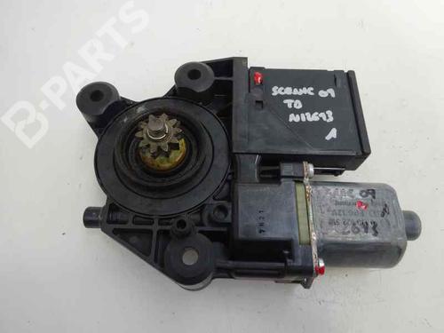 Rudehejsemotor bagstkærm højre RENAULT SCÉNIC III (JZ0/1_) 1.5 dCi (106 hp) 4653300