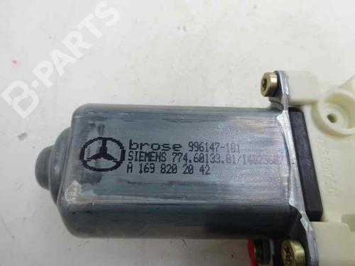 Rudehejsemotor bagstkærm højre MERCEDES-BENZ A-CLASS (W169) A 180 CDI (169.007, 169.307) (109 hp) 4736200