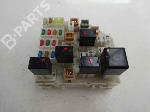 Used Fuse box TOYOTA RAV 4 II (_A2_) [2000-2005]  5600327