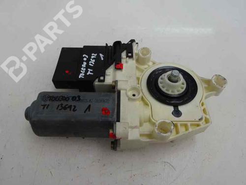Portierruitmotor linksachter SEAT TOLEDO II (1M2) 1.9 TDI (110 hp) 5681732