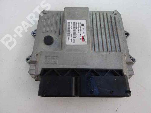 Used Engine control unit (ECU) SUZUKI SWIFT III (MZ, EZ) 1.3 DDiS (RS413D) (69 hp) 5849741