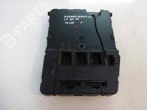 Used Fuse box RENAULT MEGANE II Coupé-Cabriolet (EM0/1_) 1.6 16V (112 hp) 6911057
