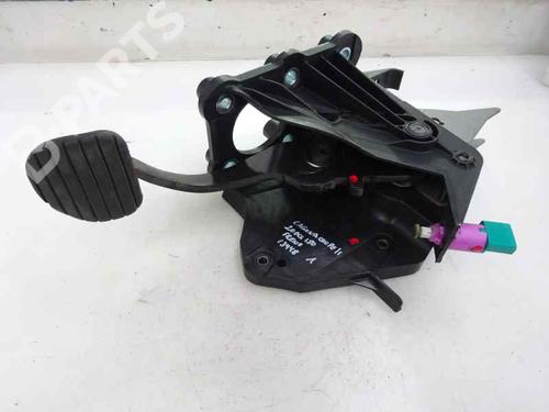 Used Break pedal RENAULT LAGUNA Coupe (DT0/1) [2008-2015]  8797474