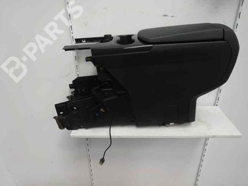 Armlehne PEUGEOT 3008 MPV (0U_) 1.6 HDi (112 hp) 7225375